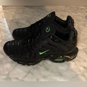 NikeAir Max Plus 'Black Green Strike' limited edition